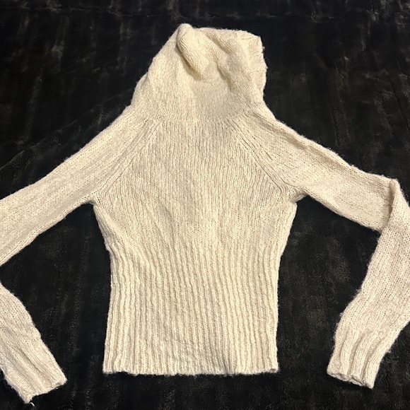 Free People Cozy Cream Hooded Sweater with inside clip 32% wool warm for winter - Picture 9 of 9